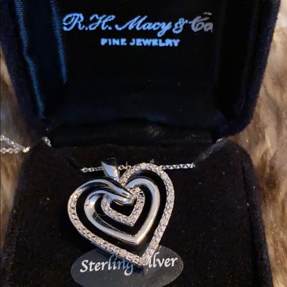 NWT Silver bridge diamond heart 1/10ctw necklace